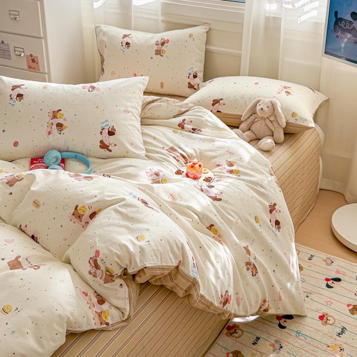 91家纺网 家纺一手货源 找家纺 曼之夏 2025新款全棉纯棉印花四件套 点点小腊肠