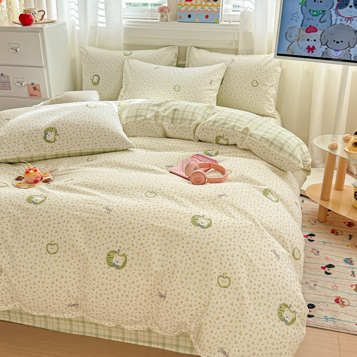 91家纺网 家纺一手货源 找家纺 曼之夏 2025新款全棉纯棉印花四件套 苹果熊仔