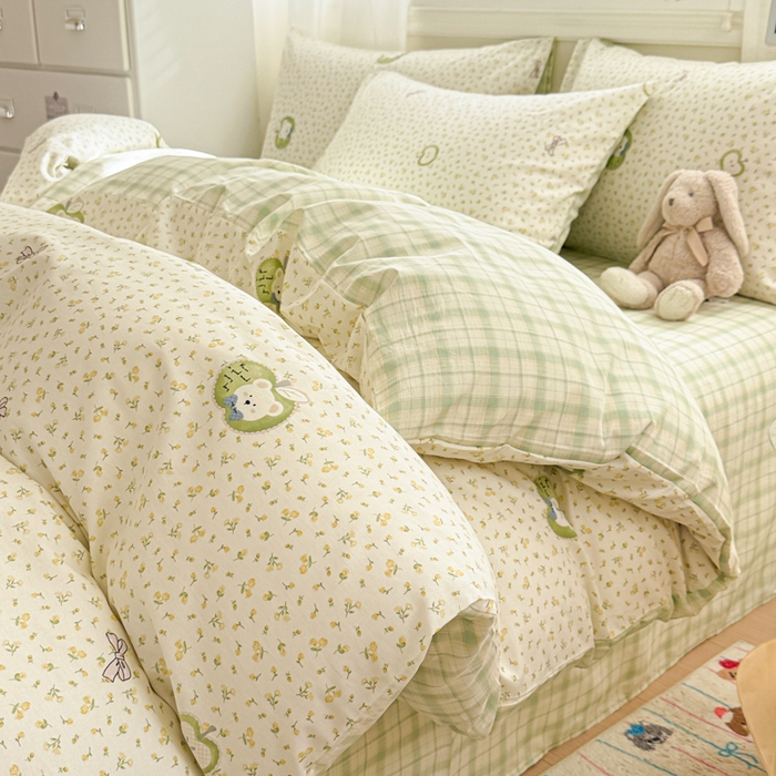 91家纺网 家纺一手货源 找家纺 曼之夏 2025新款全棉纯棉印花四件套 苹果熊仔