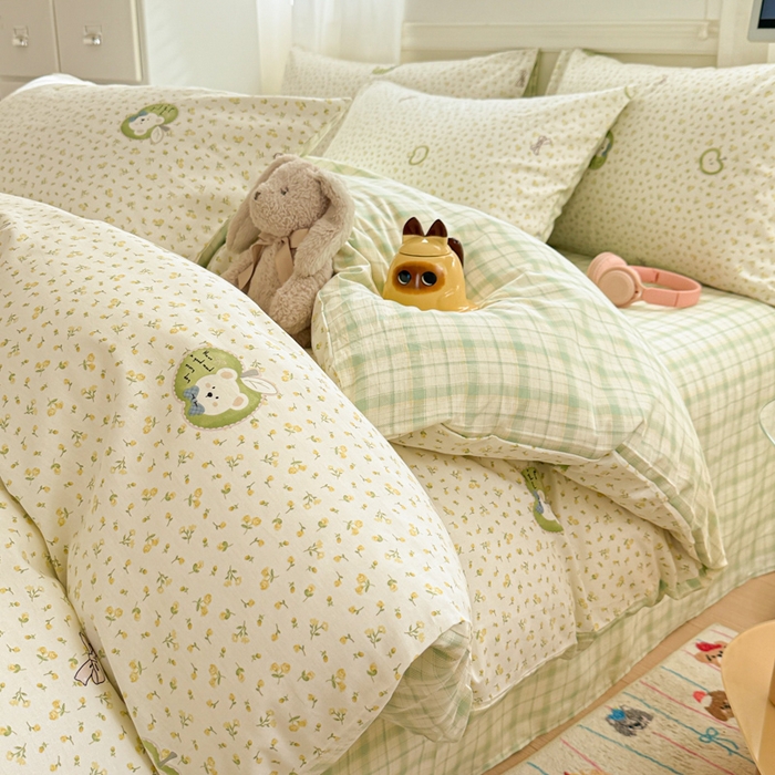 91家纺网 家纺一手货源 找家纺 曼之夏 2025新款全棉纯棉印花四件套 苹果熊仔