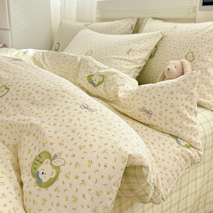 91家纺网 家纺一手货源 找家纺 曼之夏 2025新款全棉纯棉印花四件套 苹果熊仔