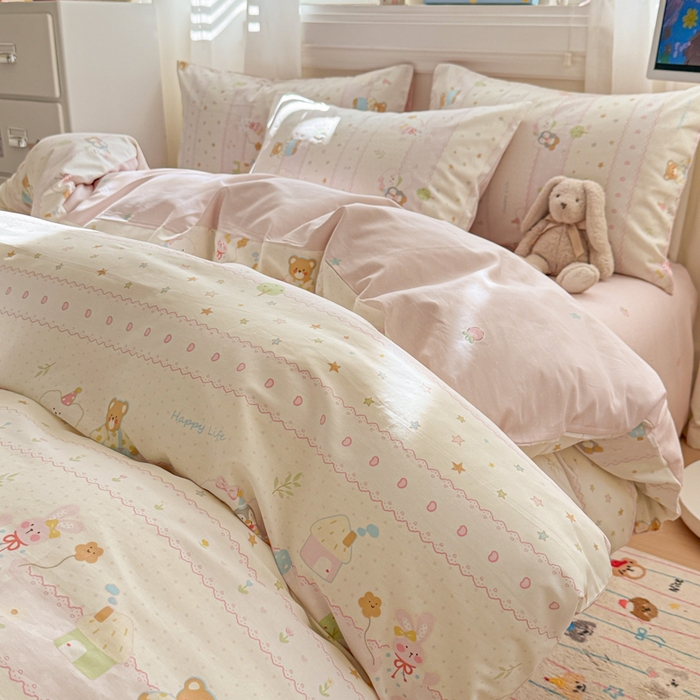 91家纺网 家纺一手货源 找家纺 曼之夏 2025新款全棉纯棉印花四件套 小熊序曲