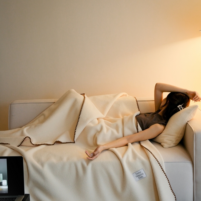 91家纺网 家纺一手货源 找家纺 三味舒屋 2025新款Today Sleeping仿生羊毛绒复合毛毯盖毯（全平台控价券后不低于98/168/188） 芝士淡奶