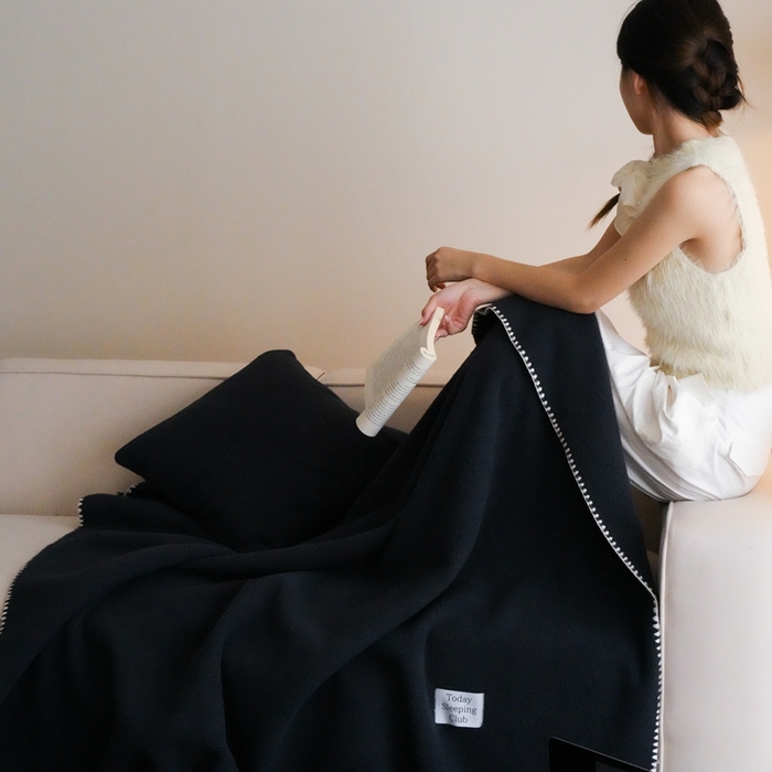 91家纺网 家纺一手货源 找家纺 三味舒屋 2025新款Today Sleeping仿生羊毛绒复合毛毯盖毯（全平台控价券后不低于98/168/188） 黑森林