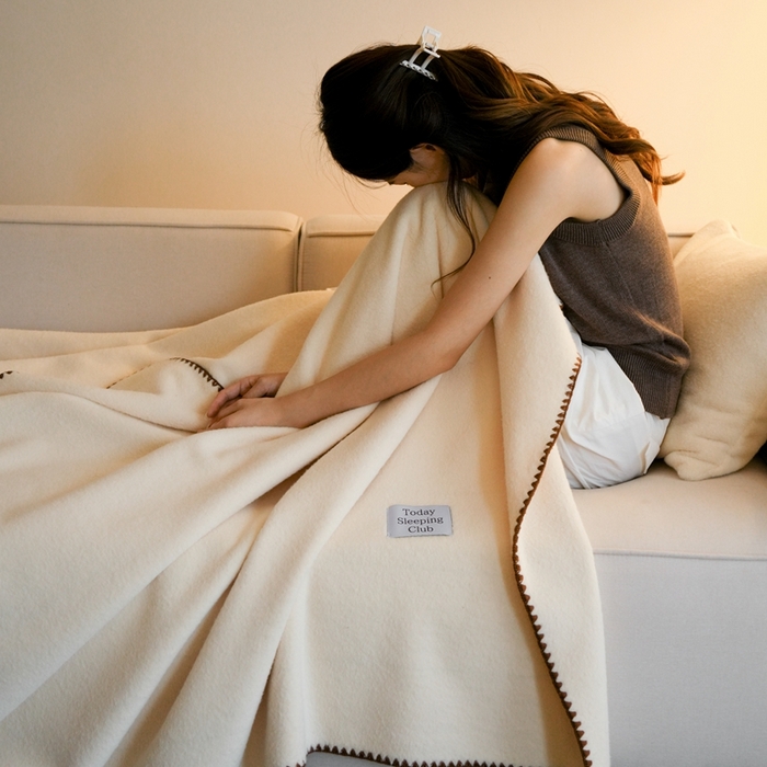 91家纺网 家纺一手货源 找家纺 三味舒屋 2025新款Today Sleeping仿生羊毛绒复合毛毯盖毯（全平台控价券后不低于98/168/188） 芝士淡奶