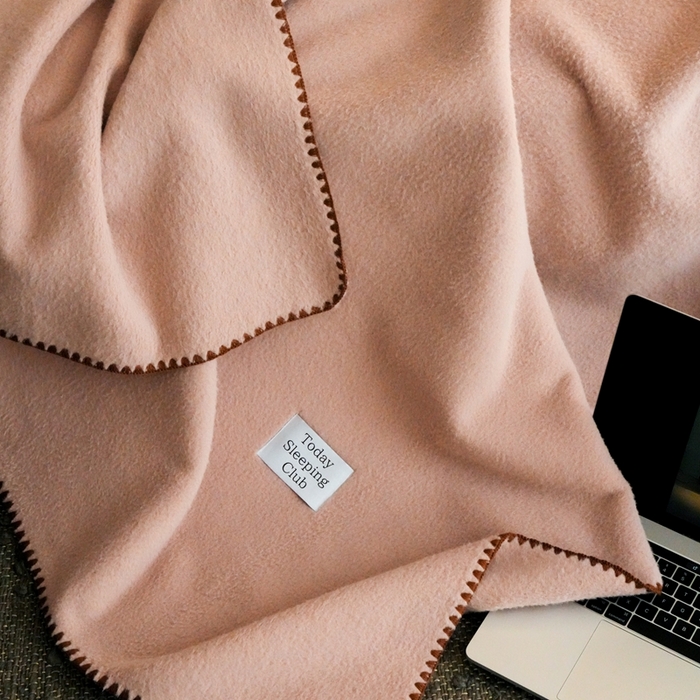 91家纺网 家纺一手货源 找家纺 三味舒屋 2025新款Today Sleeping仿生羊毛绒复合毛毯盖毯（全平台控价券后不低于98/168/188） 贝壳粉