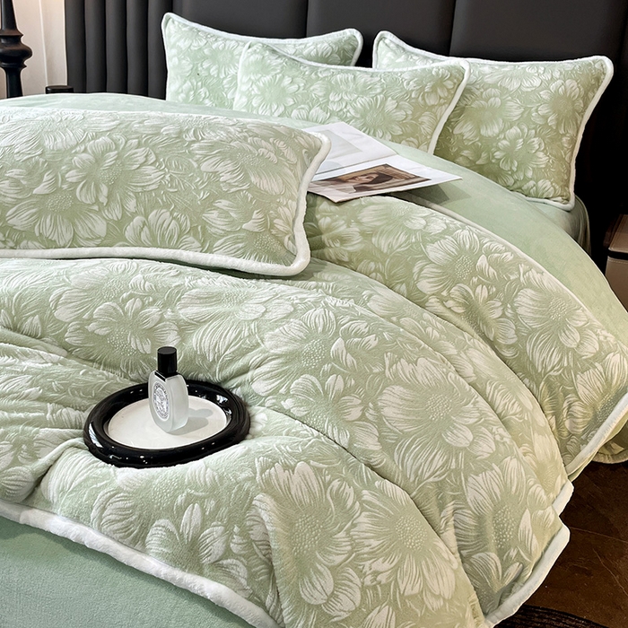 91家纺网 家纺一手货源 找家纺 （总）妮恒美家纺 2025新款雕花牛奶绒四件套