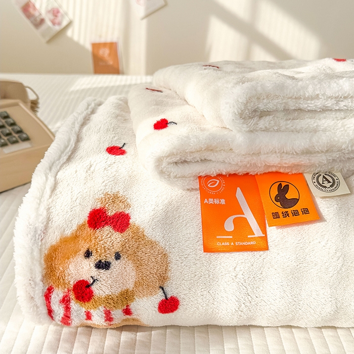 91家纺网 家纺一手货源 找家纺 丝芙妮家居（原乐视家纺） 2025新款A类牛奶泡泡绒印花单品床单 假日小狗