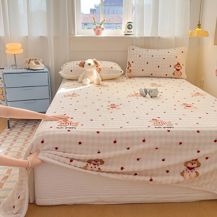 91家纺网 家纺一手货源 找家纺 丝芙妮家居（原乐视家纺） 2025新款A类牛奶泡泡绒印花单品床单 假日小狗