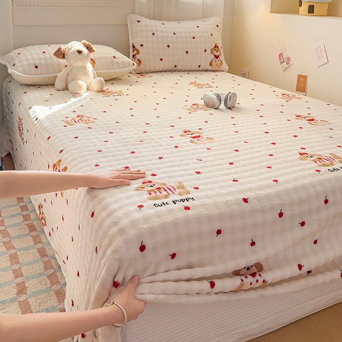 91家纺网 家纺一手货源 找家纺 丝芙妮家居（原乐视家纺） 2025新款A类牛奶泡泡绒印花单品床单 假日小狗