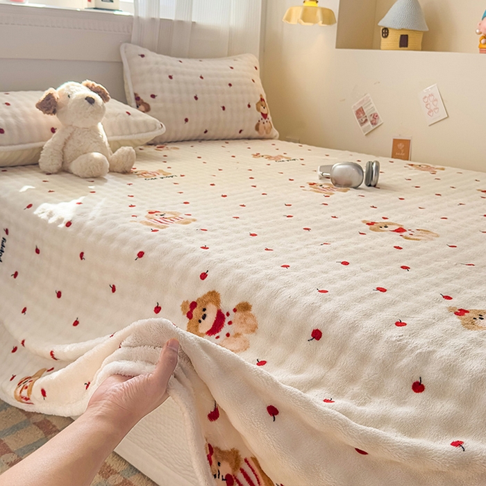 91家纺网 家纺一手货源 找家纺 丝芙妮家居（原乐视家纺） 2025新款A类牛奶泡泡绒印花单品床单 假日小狗