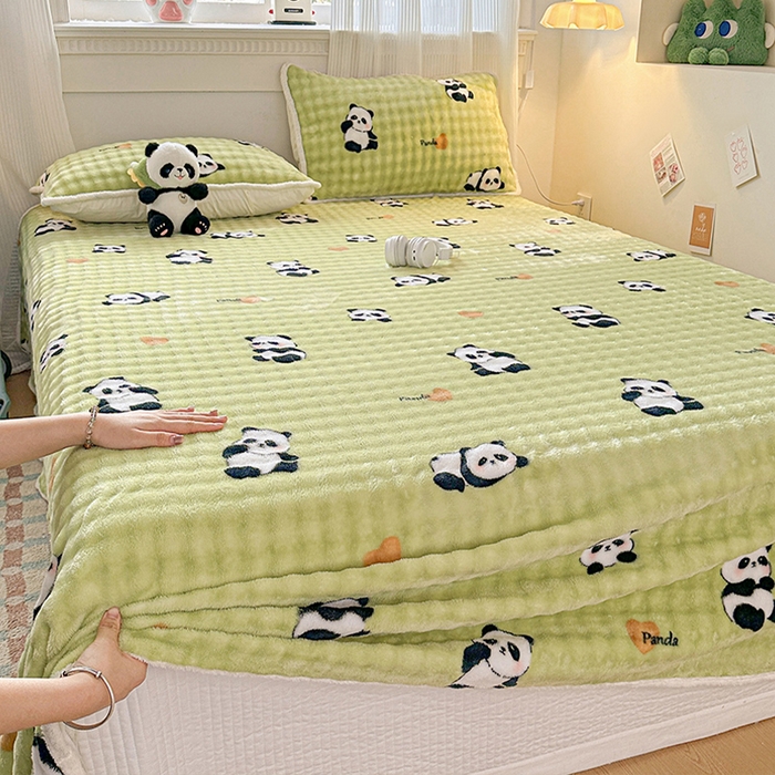 91家纺网 家纺一手货源 找家纺 丝芙妮家居（原乐视家纺） 2025新款A类牛奶泡泡绒印花单品床单 快乐小熊猫