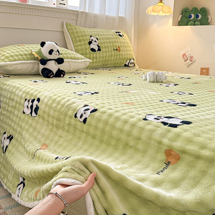 91家纺网 家纺一手货源 找家纺 丝芙妮家居（原乐视家纺） 2025新款A类牛奶泡泡绒印花单品床单 快乐小熊猫