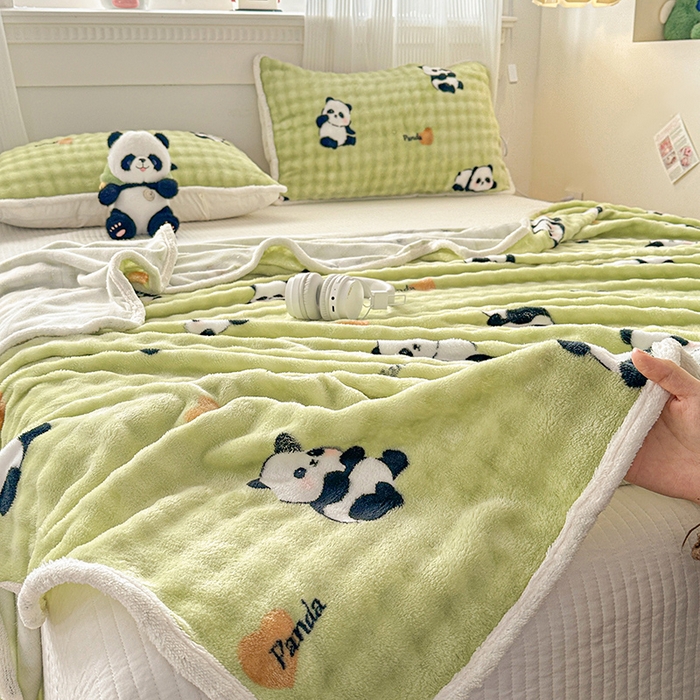 91家纺网 家纺一手货源 找家纺 丝芙妮家居（原乐视家纺） 2025新款A类牛奶泡泡绒印花单品床单 快乐小熊猫