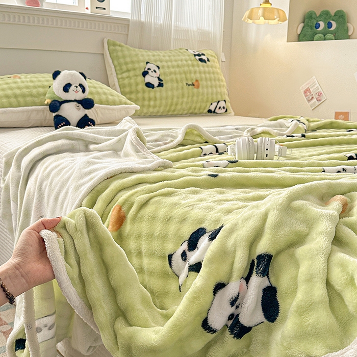 91家纺网 家纺一手货源 找家纺 丝芙妮家居（原乐视家纺） 2025新款A类牛奶泡泡绒印花单品床单 快乐小熊猫