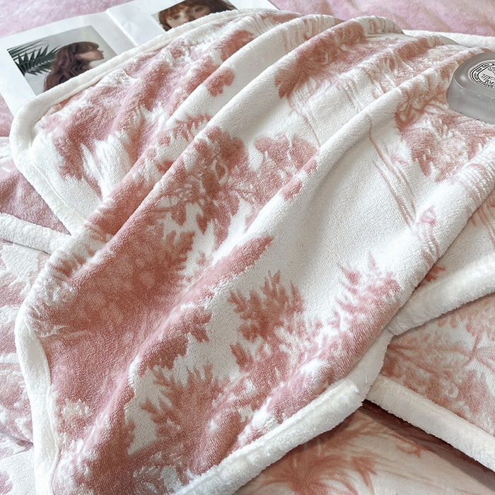 91家纺网 家纺一手货源 找家纺 妮恒美家纺 2025新款雕花牛奶绒四件套 山水画-浅豆沙