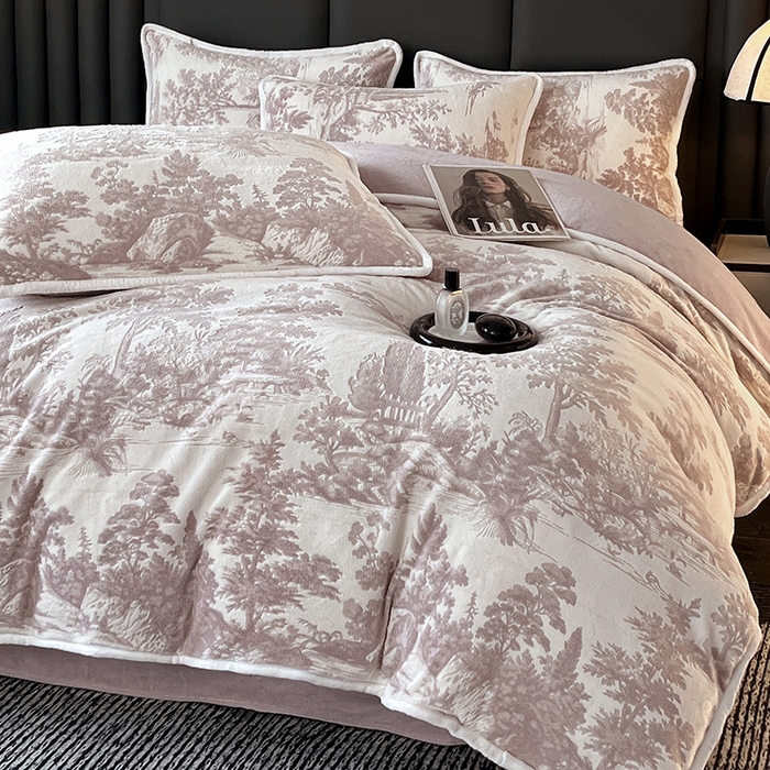 91家纺网 家纺一手货源 找家纺 妮恒美家纺 2025新款雕花牛奶绒四件套 山水画-嫣紫