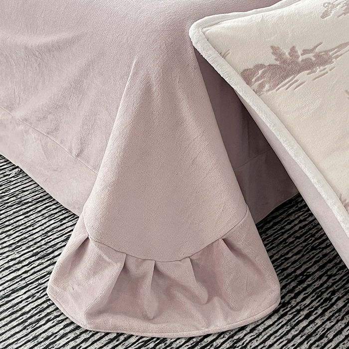 91家纺网 家纺一手货源 找家纺 妮恒美家纺 2025新款雕花牛奶绒四件套 山水画-嫣紫