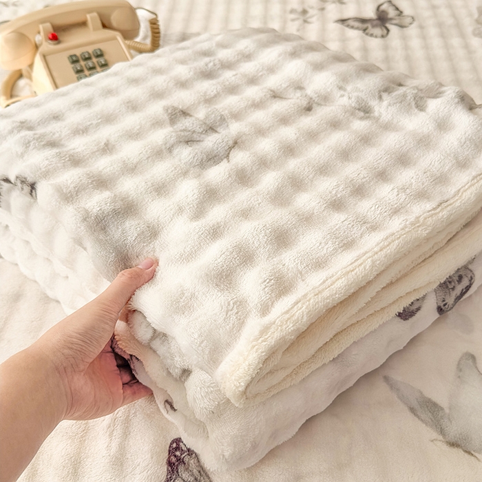 91家纺网 家纺一手货源 找家纺 丝芙妮家居（原乐视家纺） 2025新款A类牛奶泡泡绒印花单品床单 轻舞梦蝶