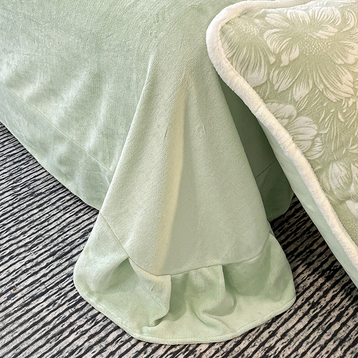 91家纺网 家纺一手货源 找家纺 妮恒美家纺 2025新款雕花牛奶绒四件套 雪莲花-草绿