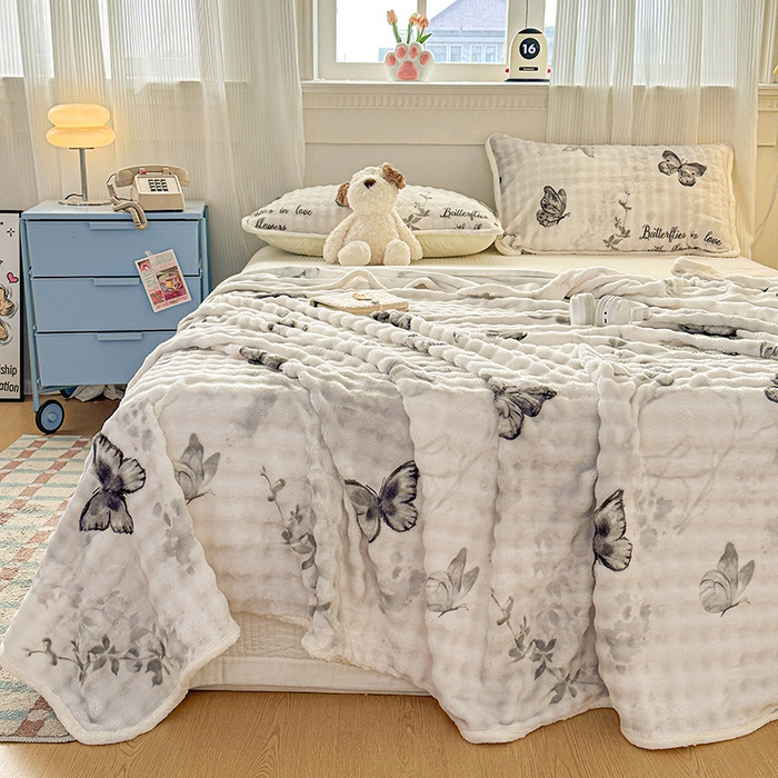 91家纺网 家纺一手货源 找家纺 丝芙妮家居（原乐视家纺） 2025新款A类牛奶泡泡绒印花单品床单 轻舞梦蝶