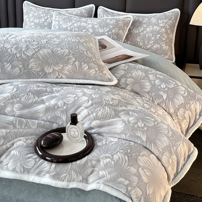 妮恒美家纺 2025新款雕花牛奶绒四件套 雪莲花-浅灰绿