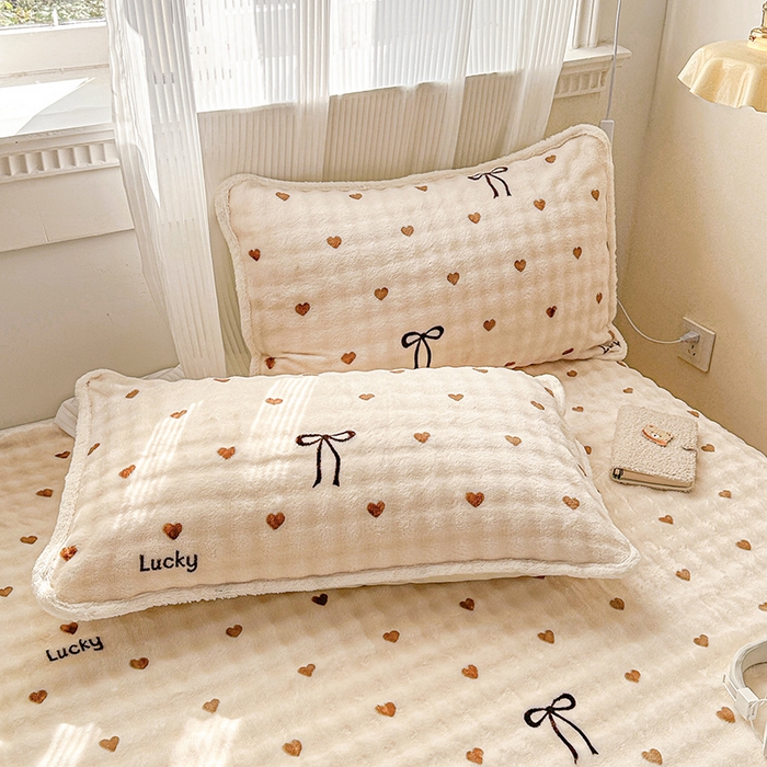 91家纺网 家纺一手货源 找家纺 丝芙妮家居（原乐视家纺） 2025新款A类牛奶泡泡绒印花单品床单 心愿蝴蝶-咖