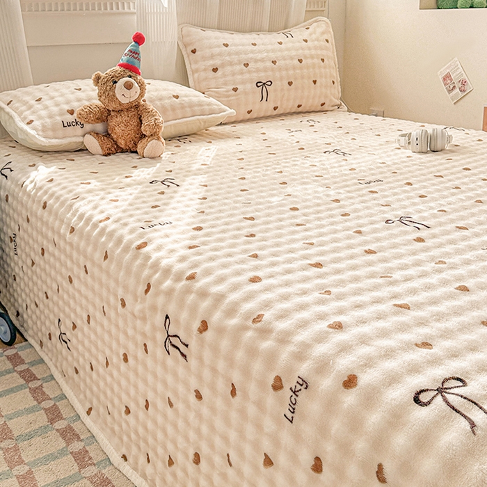 91家纺网 家纺一手货源 找家纺 丝芙妮家居（原乐视家纺） 2025新款A类牛奶泡泡绒印花单品床单 心愿蝴蝶-咖