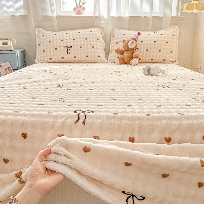 91家纺网 家纺一手货源 找家纺 丝芙妮家居（原乐视家纺） 2025新款A类牛奶泡泡绒印花单品床单 心愿蝴蝶-咖