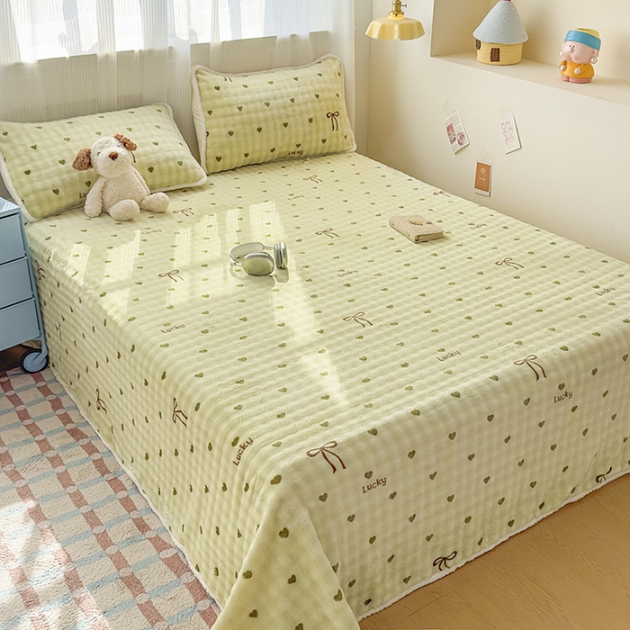 91家纺网 家纺一手货源 找家纺 丝芙妮家居（原乐视家纺） 2025新款A类牛奶泡泡绒印花单品床单 心愿蝴蝶-绿