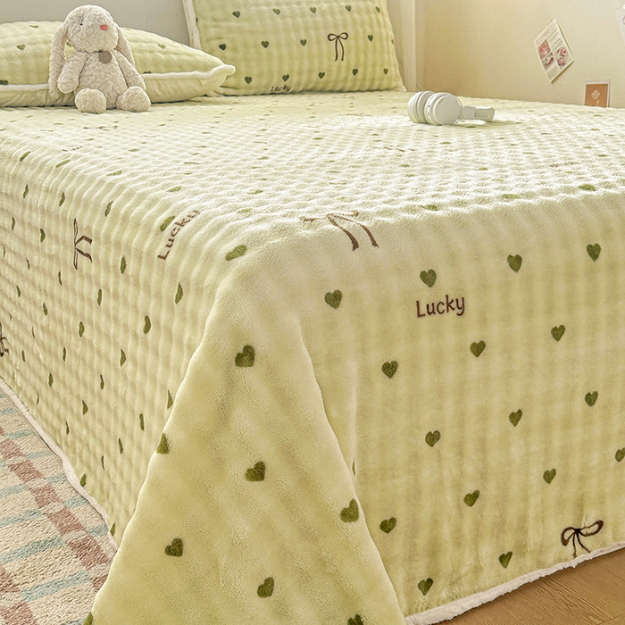 91家纺网 家纺一手货源 找家纺 丝芙妮家居（原乐视家纺） 2025新款A类牛奶泡泡绒印花单品床单 心愿蝴蝶-绿