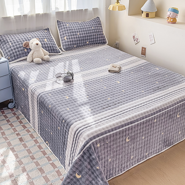 91家纺网 家纺一手货源 找家纺 丝芙妮家居（原乐视家纺） 2025新款A类牛奶泡泡绒印花单品床单 夜幕星辰