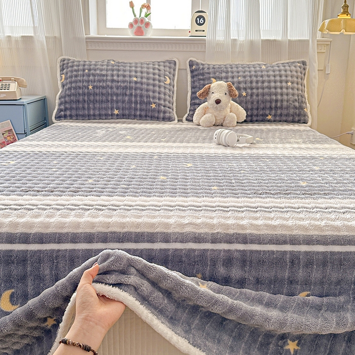 91家纺网 家纺一手货源 找家纺 丝芙妮家居（原乐视家纺） 2025新款A类牛奶泡泡绒印花单品床单 夜幕星辰