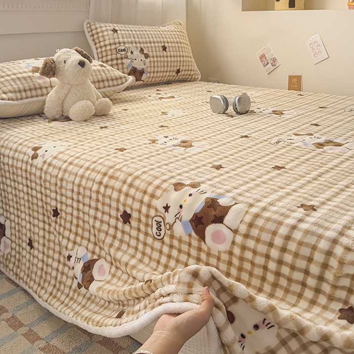 91家纺网 家纺一手货源 找家纺 丝芙妮家居（原乐视家纺） 2025新款A类牛奶泡泡绒印花单品床单 慵懒KT