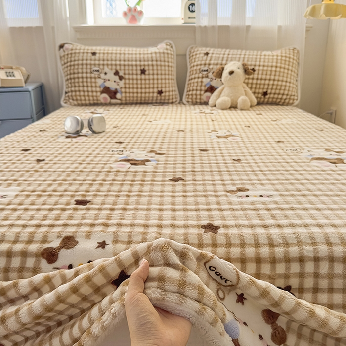 91家纺网 家纺一手货源 找家纺 丝芙妮家居（原乐视家纺） 2025新款A类牛奶泡泡绒印花单品床单 慵懒KT