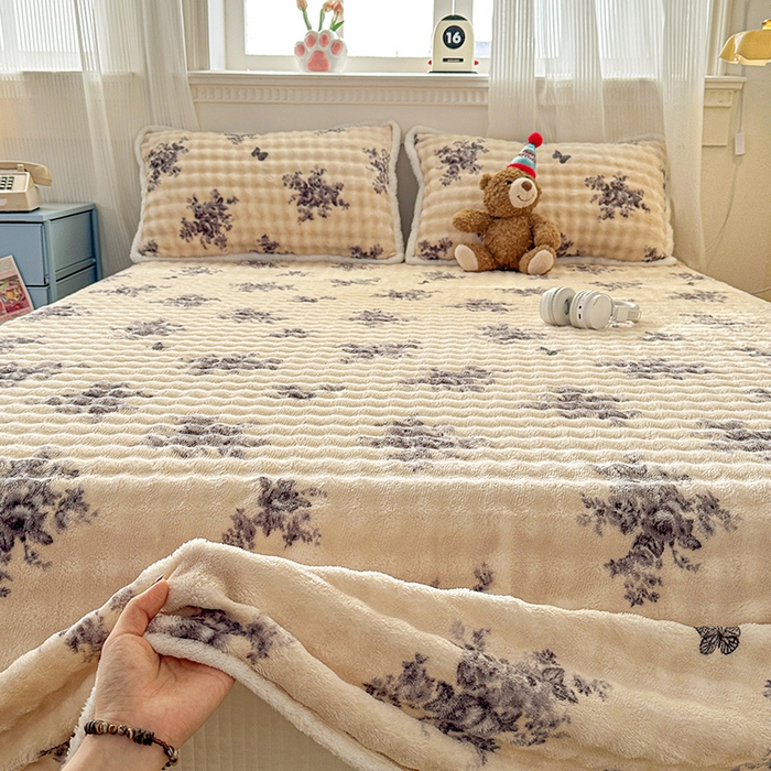 91家纺网 家纺一手货源 找家纺 丝芙妮家居（原乐视家纺） 2025新款A类牛奶泡泡绒印花单品床单 遇见花海