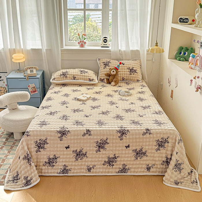 91家纺网 家纺一手货源 找家纺 丝芙妮家居（原乐视家纺） 2025新款A类牛奶泡泡绒印花单品床单 遇见花海