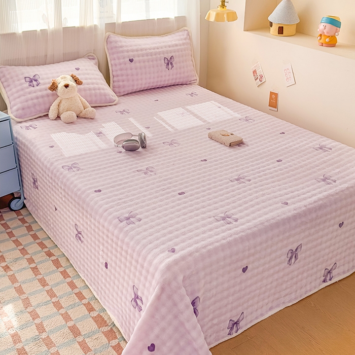 91家纺网 家纺一手货源 找家纺 丝芙妮家居（原乐视家纺） 2025新款A类牛奶泡泡绒印花单品床单 紫色蝴蝶结