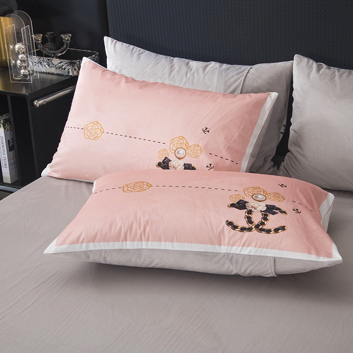 91家纺网 家纺一手货源 找家纺 爵仕家纺 2025新款跨境轻奢外贸加绒秋冬保暖宝宝绒水晶绒抗静电不掉毛四件套床单被套 粉香