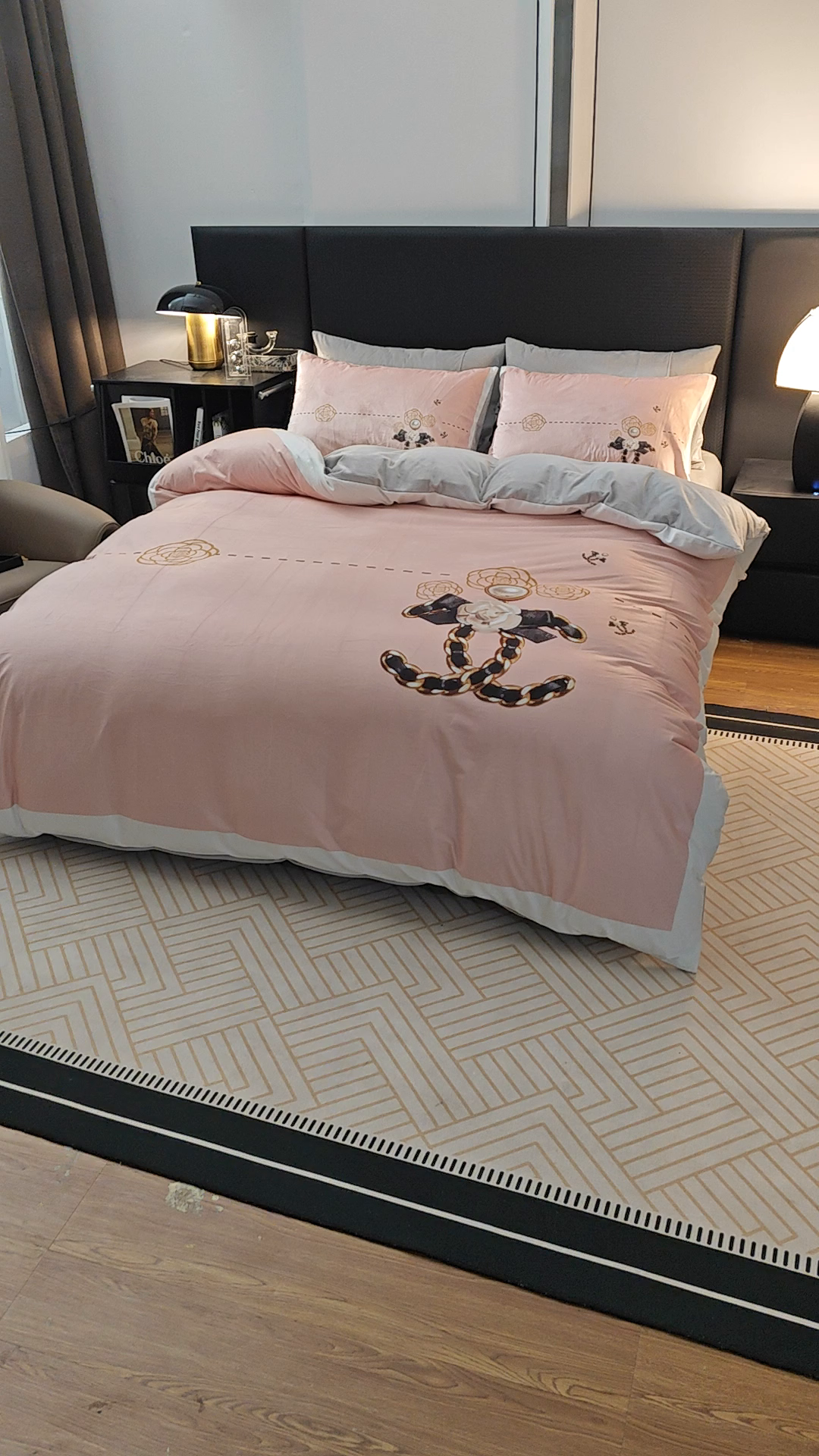 91家纺网 家纺一手货源 找家纺 爵仕家纺 2025新款跨境轻奢外贸加绒秋冬保暖宝宝绒水晶绒抗静电不掉毛四件套床单被套 粉香