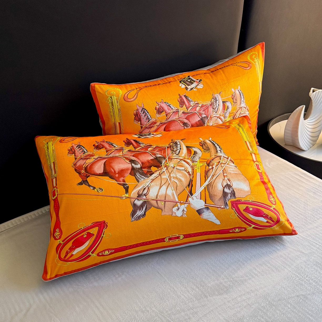 91家纺网 家纺一手货源 找家纺 爵仕家纺 2025新款跨境轻奢外贸加绒秋冬保暖宝宝绒水晶绒抗静电不掉毛四件套床单被套 赛马场