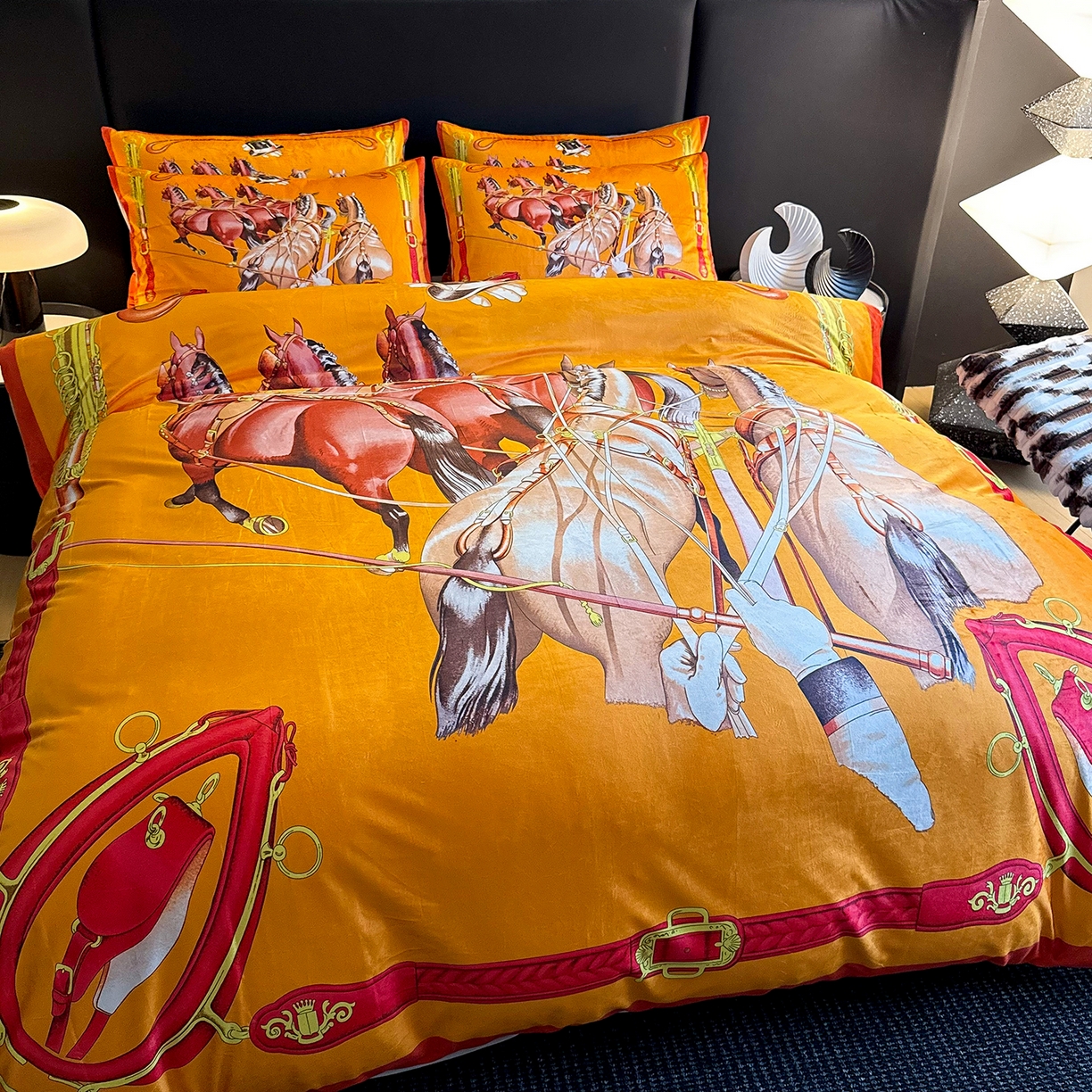 91家纺网 家纺一手货源 找家纺 爵仕家纺 2025新款跨境轻奢外贸加绒秋冬保暖宝宝绒水晶绒抗静电不掉毛四件套床单被套 赛马场