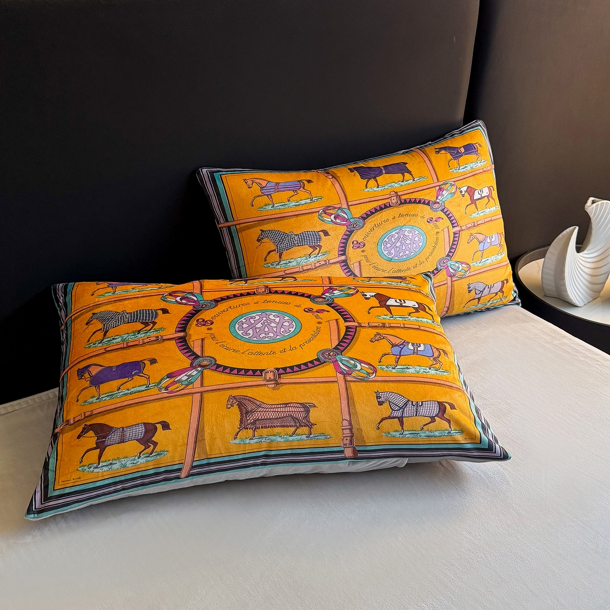 91家纺网 家纺一手货源 找家纺 爵仕家纺 2025新款跨境轻奢外贸加绒秋冬保暖宝宝绒水晶绒抗静电不掉毛四件套床单被套 十骏马