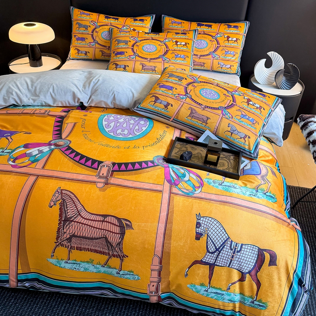 91家纺网 家纺一手货源 找家纺 爵仕家纺 2025新款跨境轻奢外贸加绒秋冬保暖宝宝绒水晶绒抗静电不掉毛四件套床单被套 十骏马