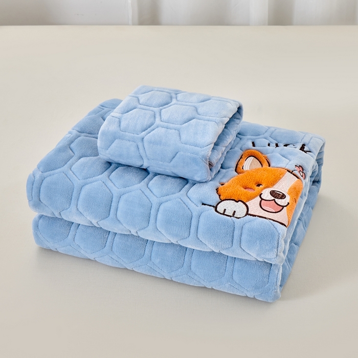 91家纺网 家纺一手货源 找家纺 永旺家纺 2025新款宝宝牛奶绒床护垫床垫-柯基 柯基-天空蓝