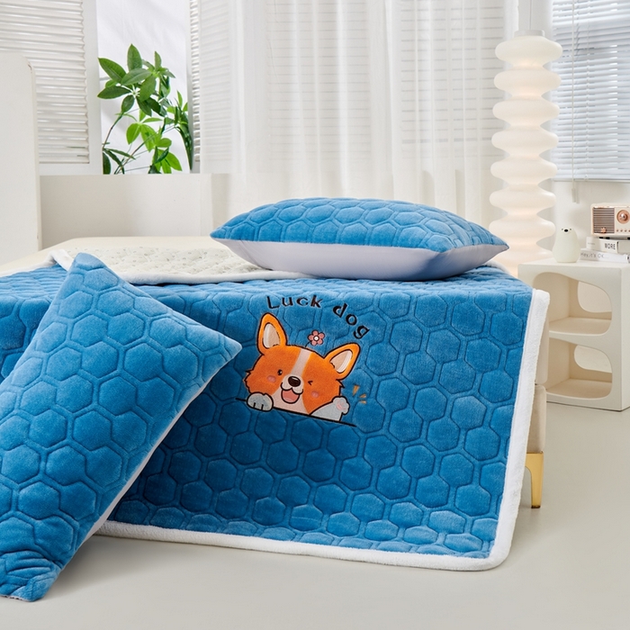 91家纺网 家纺一手货源 找家纺 永旺家纺 2025新款宝宝牛奶绒床护垫床垫-柯基 柯基-海洋蓝