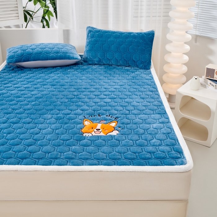 91家纺网 家纺一手货源 找家纺 永旺家纺 2025新款宝宝牛奶绒床护垫床垫-柯基 柯基-海洋蓝