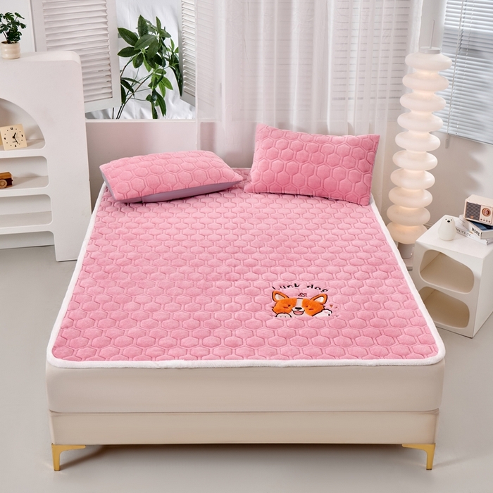 91家纺网 家纺一手货源 找家纺 永旺家纺 2025新款宝宝牛奶绒床护垫床垫-柯基 柯基-黛粉