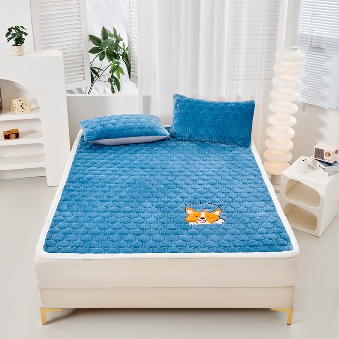 91家纺网 家纺一手货源 找家纺 永旺家纺 2025新款宝宝牛奶绒床护垫床垫-柯基 柯基-海洋蓝