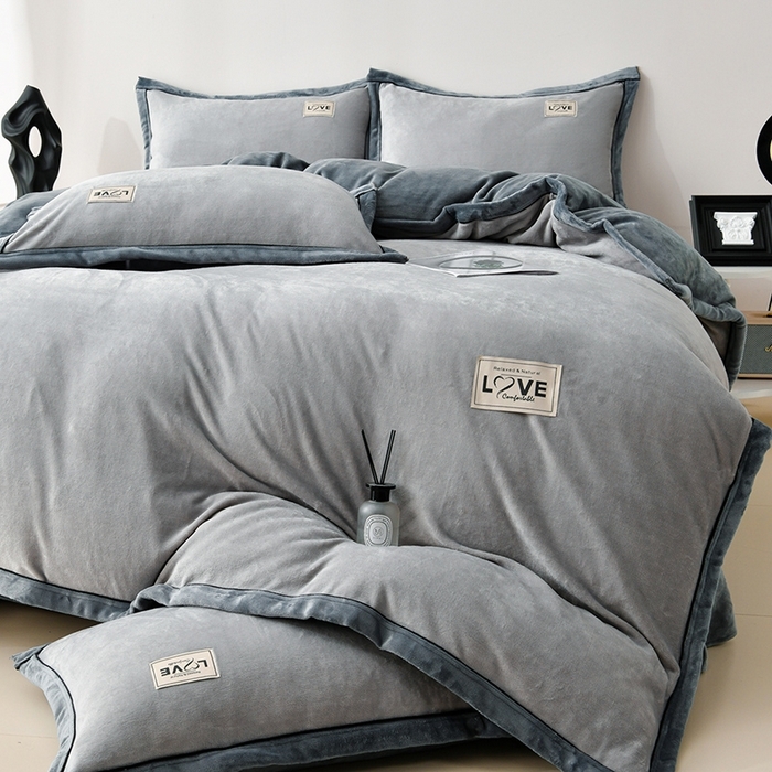 91家纺网 家纺一手货源 找家纺 （总）馨梦缘-2025新款牛奶绒四件套纯色双拼法兰绒四件套